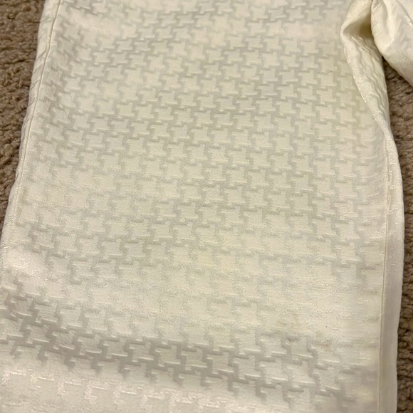 Old Navy women’s pixie pants, size 4 - Picture 2 of 3